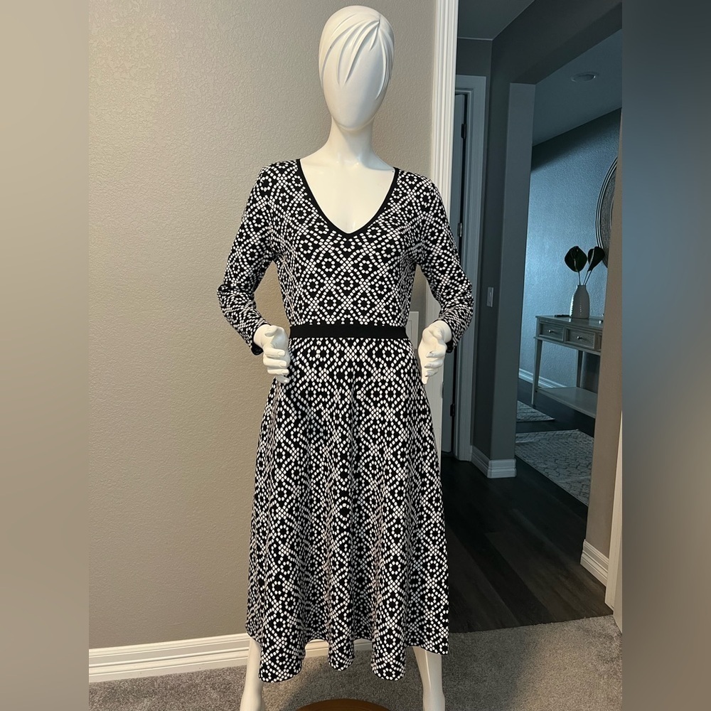 BODEN Amy Sweater Snapdragon Linked Floral
Knit Dress Fit Flare size 10 - Picture 2 of 11